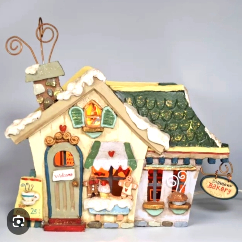 Snowtown Village Bakery Decoration Collectible